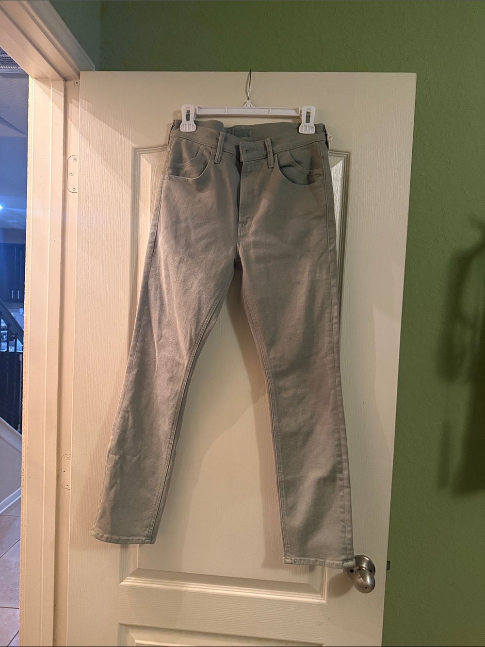 MOTHER Ankle Cropped Jeans in Light Gray